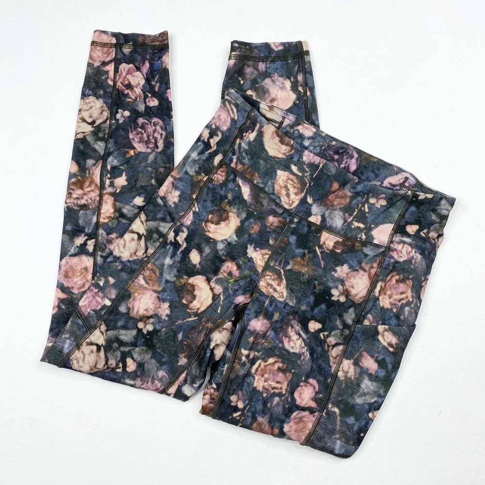 Lululemon Athletica Speed Up Tight 28" in Frosted Rose - Picture 3 of 10